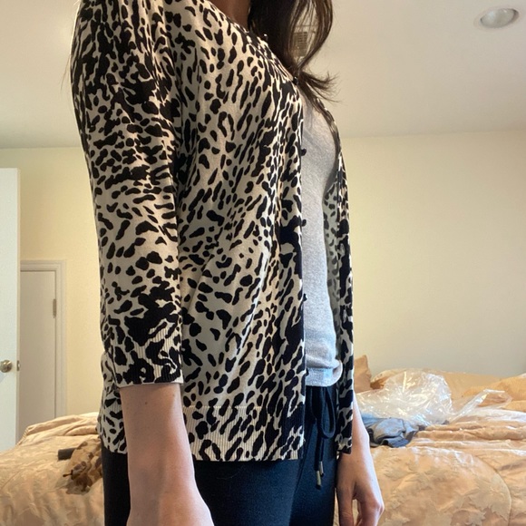Talbots Animal Print 3/4 Sleeve Sweater Size S - Picture 2 of 11